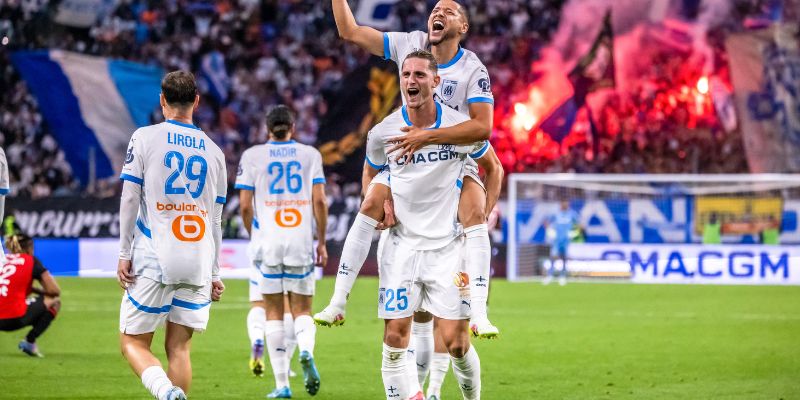 Marseille đang đứng trước cơ hội chiếm lấy ngôi đầu bảng từ tay PSG