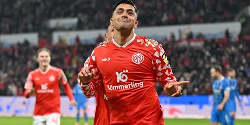 Heidenheim có bài học đắt giá sau thất bại