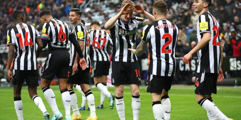Newcastle hoàn toàn làm chủ tình thế trước PSV